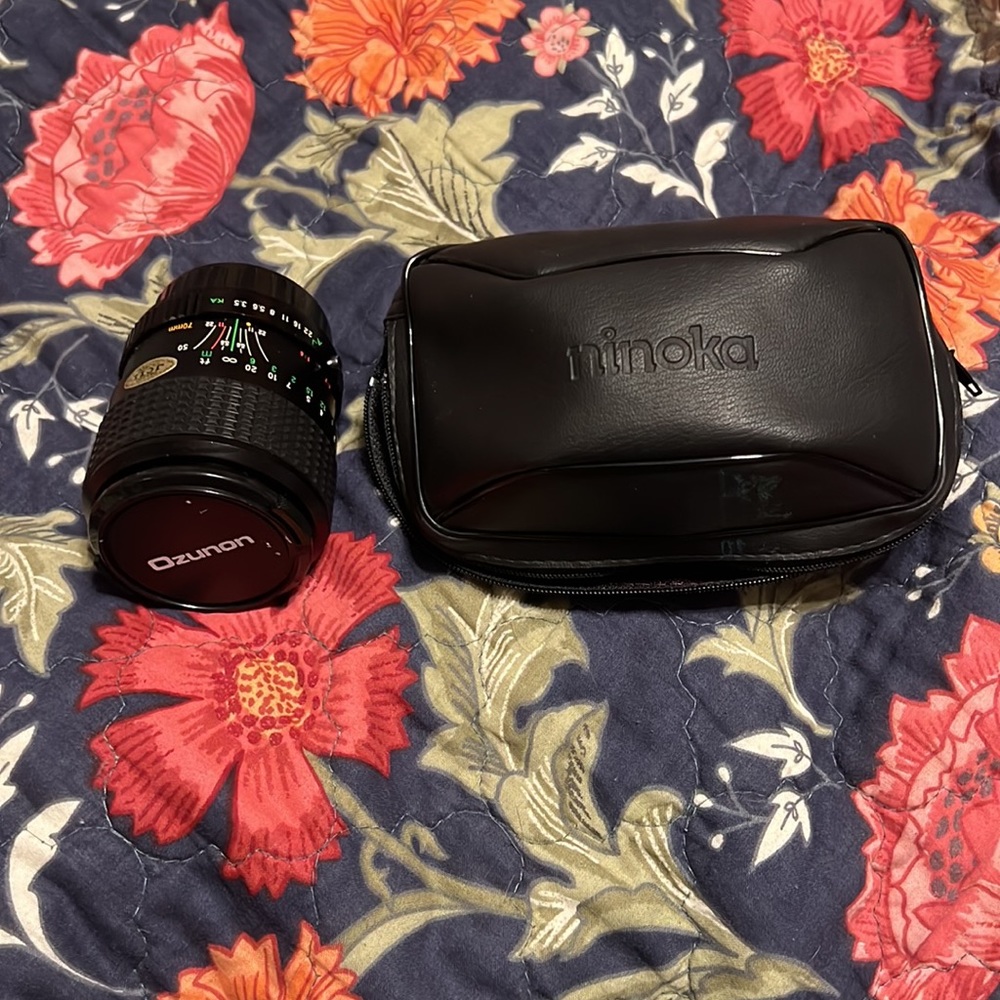 Canon Lens FD 35-70mm Zoom Lens for FD Mount 1:1.8-4.8 with Case - TESTED